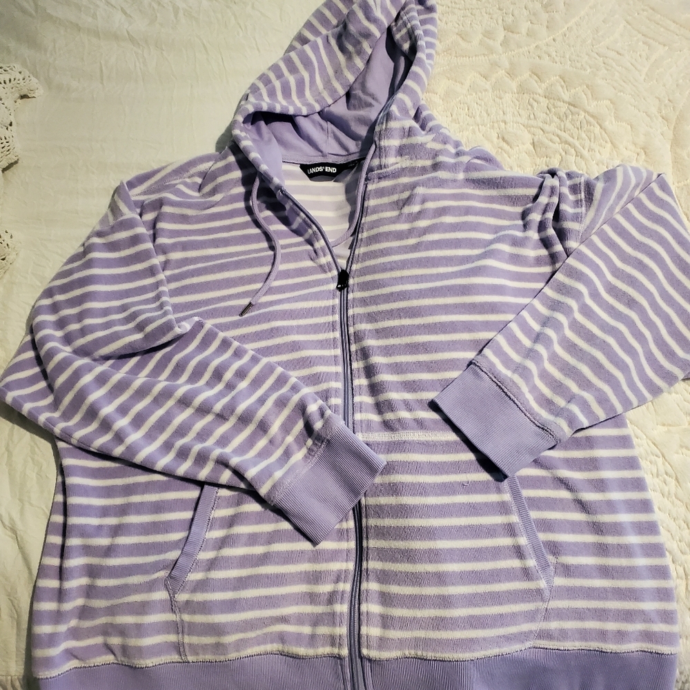 Light weight lands end womens terry cloth cardigan. Great for summer!